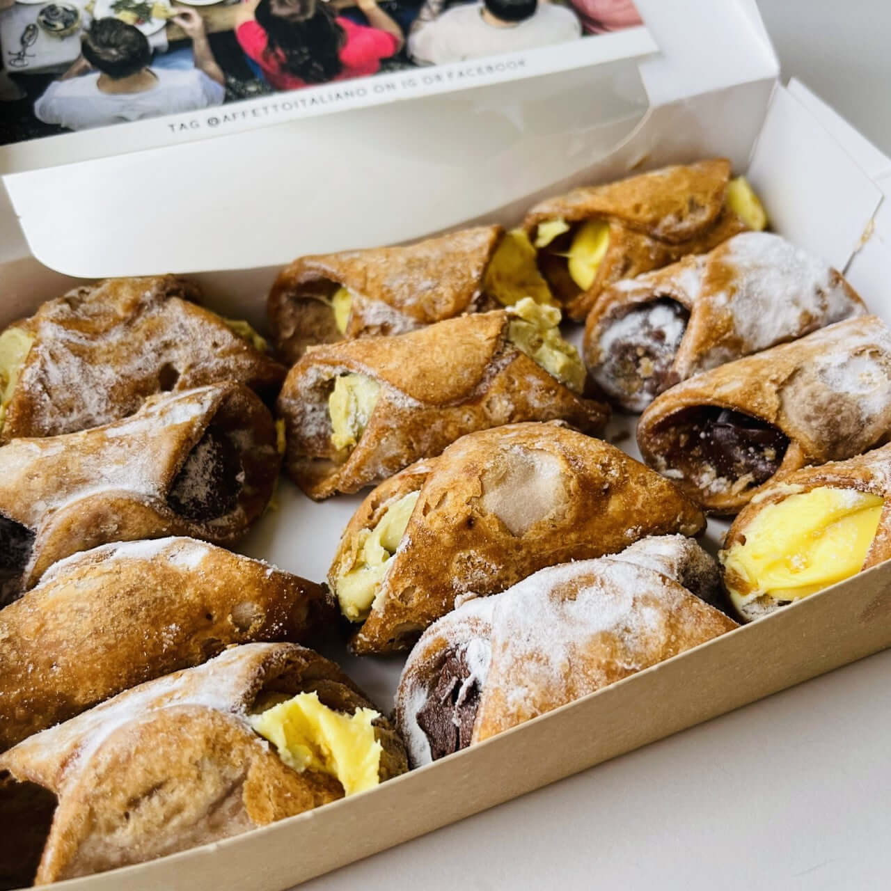 Box of Sicilian Cannoli (9pc) - Affetto Italiano